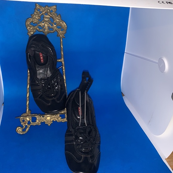 π₯PRADA 35 Black Scrunch Ballet Flats
Size: EU 35 (Approx. US 5) style # 3E 4360 - Picture 1 of 15